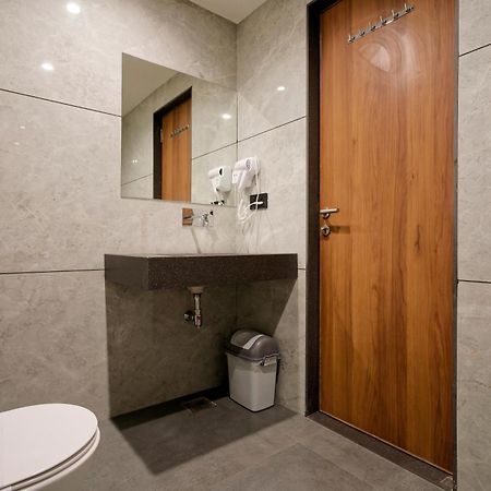 Plenteous Inn Ahmedabad Extérieur photo